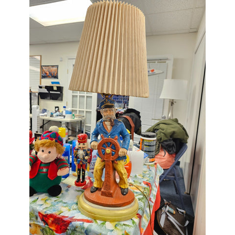 Vintage 1960s Antique Holland Mold Captain Lamp