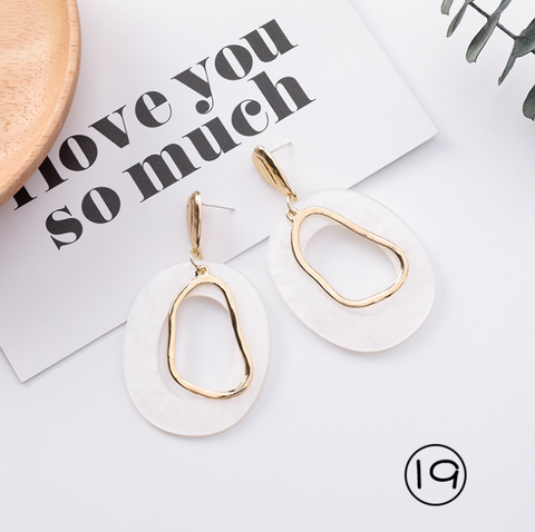 Simple and stylish acrylic geometric leopard stud earrings wooden earrings