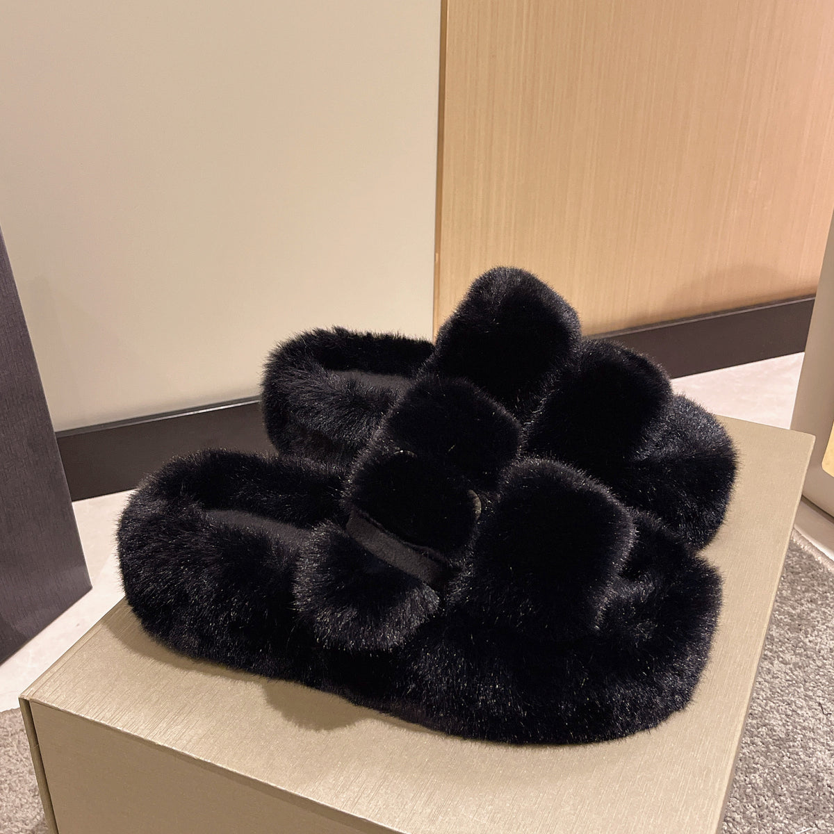 Winter Fashionable Indoor Outdoor Women Wear Thick Soled Cotton Slippers Plush Shoes Slippers